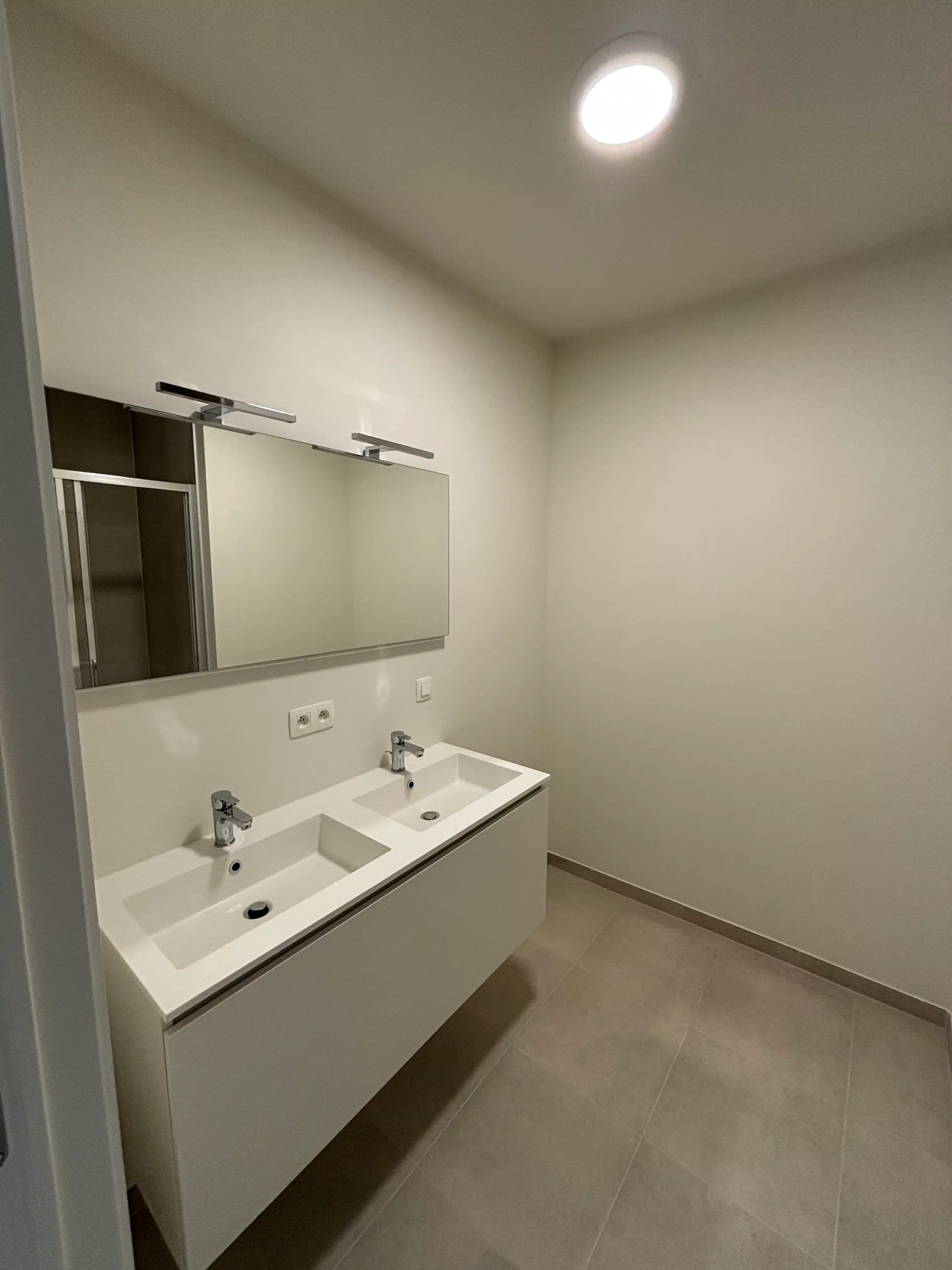 Prachtig Nieuwbouwappartement met 2 Slaapkamers – Onmiddellijk Beschikbaar! foto 6