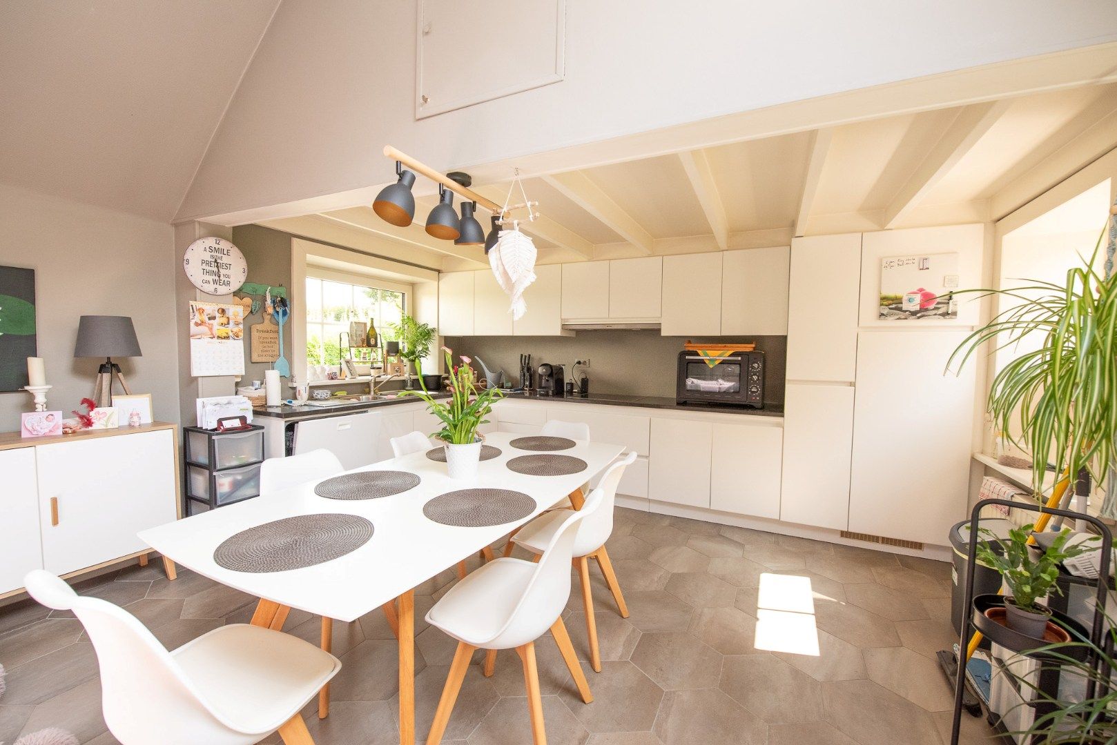 Charmante bungalow op mooi perceel van 500m² te koop te Zulte foto 4