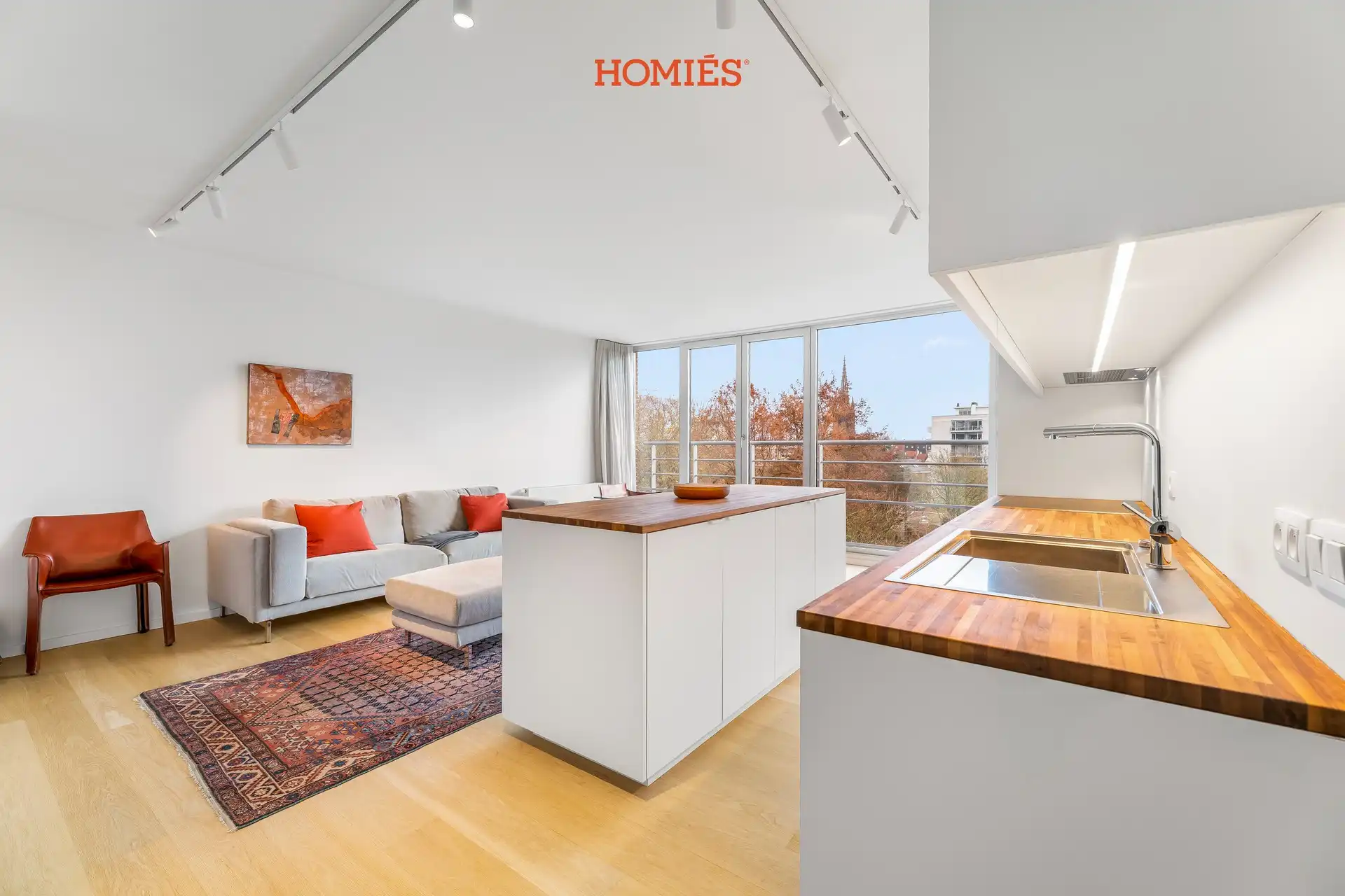 Gerenoveerd éénslaapkamerappartement met prachtig stadszicht foto {{pictureIndex}}