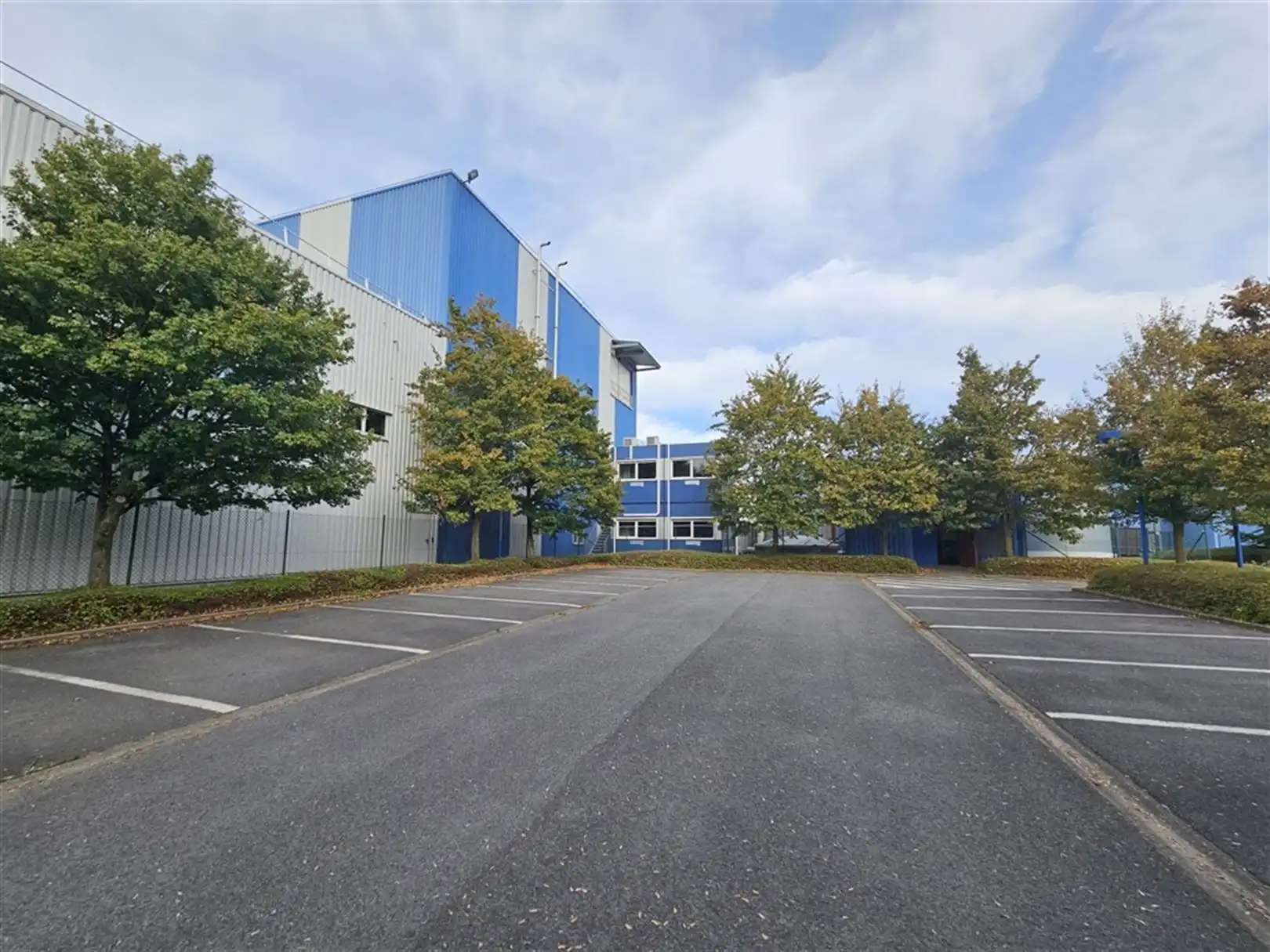 Fabrieksgebouw te Komen foto 17