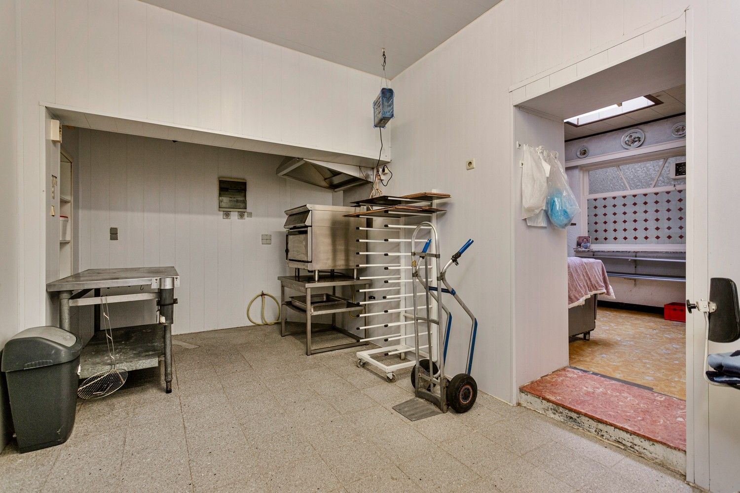 Te renoveren woning in het centrum van Sint-Truiden te koop! foto 6