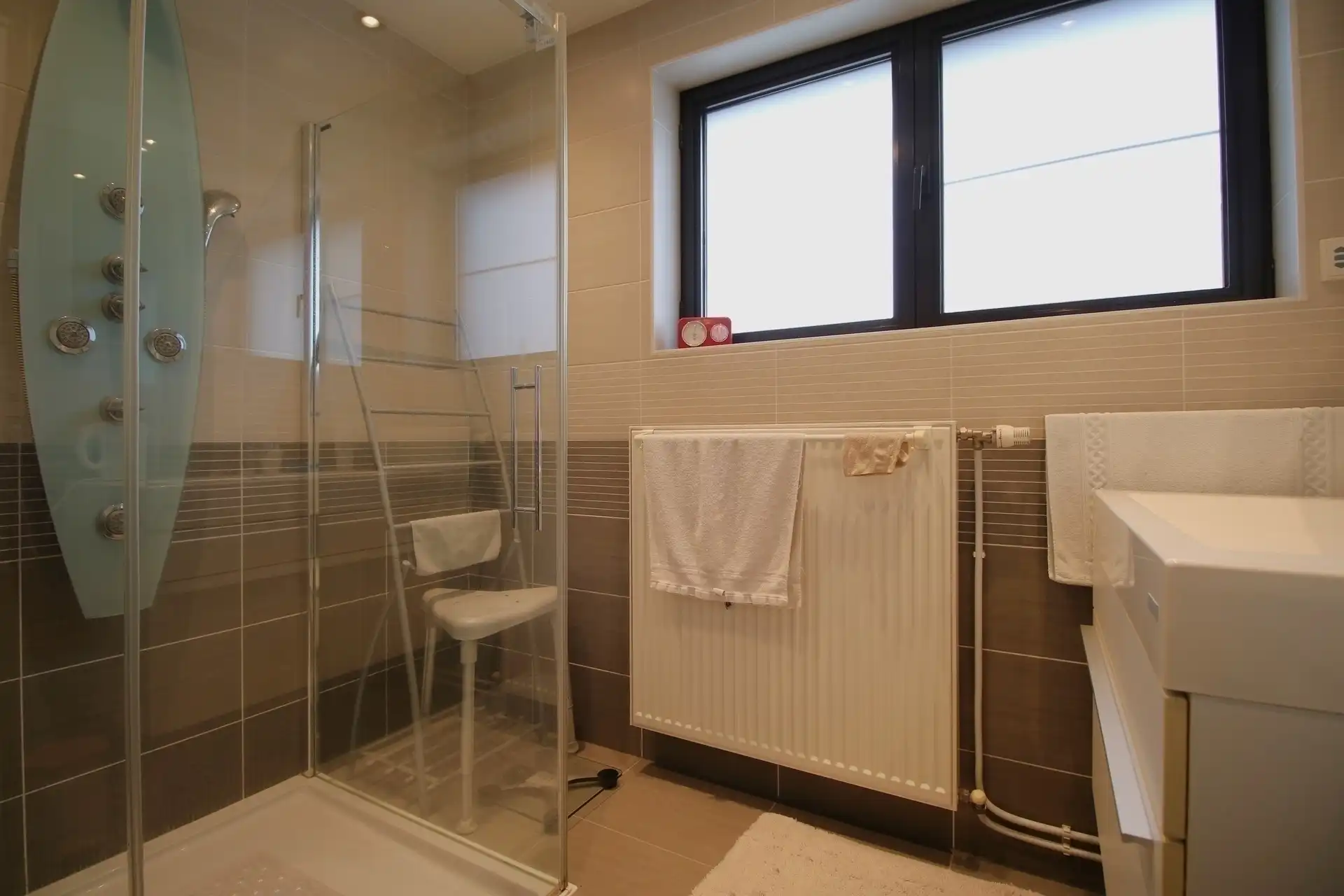 Instapklare woning HOB in rustige woonwijk foto 21