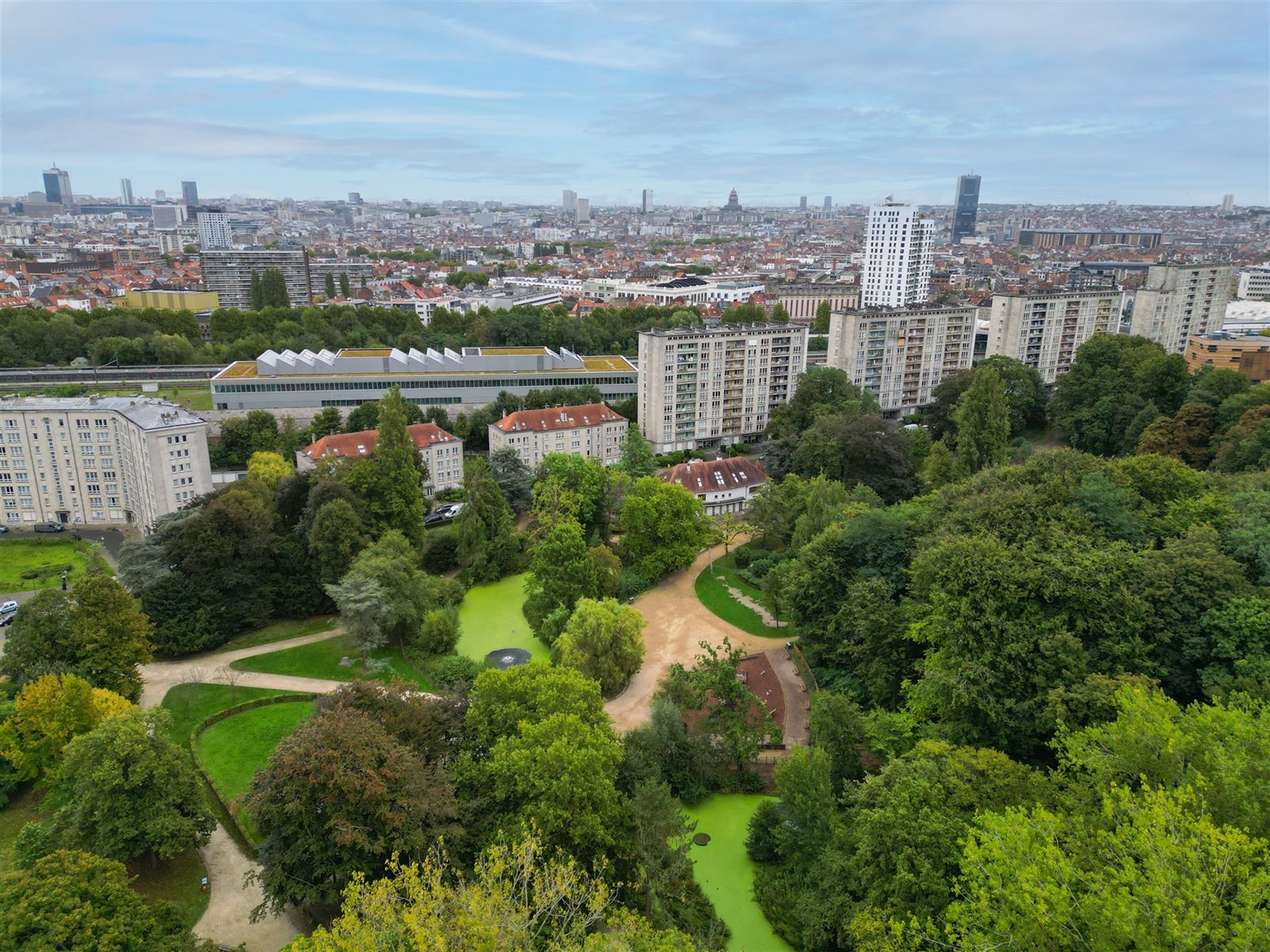 Lichtrijk appartement gelegen op de 5ᵉ verdieping met een prachtig uitzicht op het park foto 2