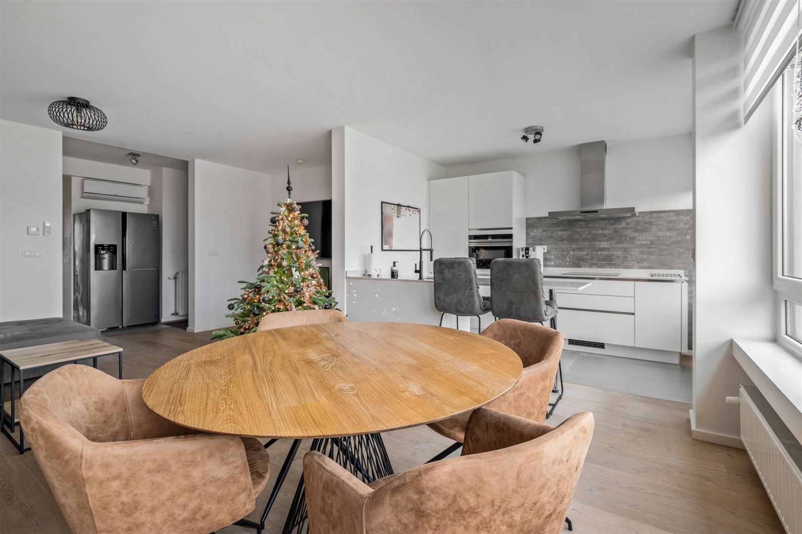 Recent gerenoveerd appartement ca. 88m2 met 2 slaapkamers en terras. foto 3