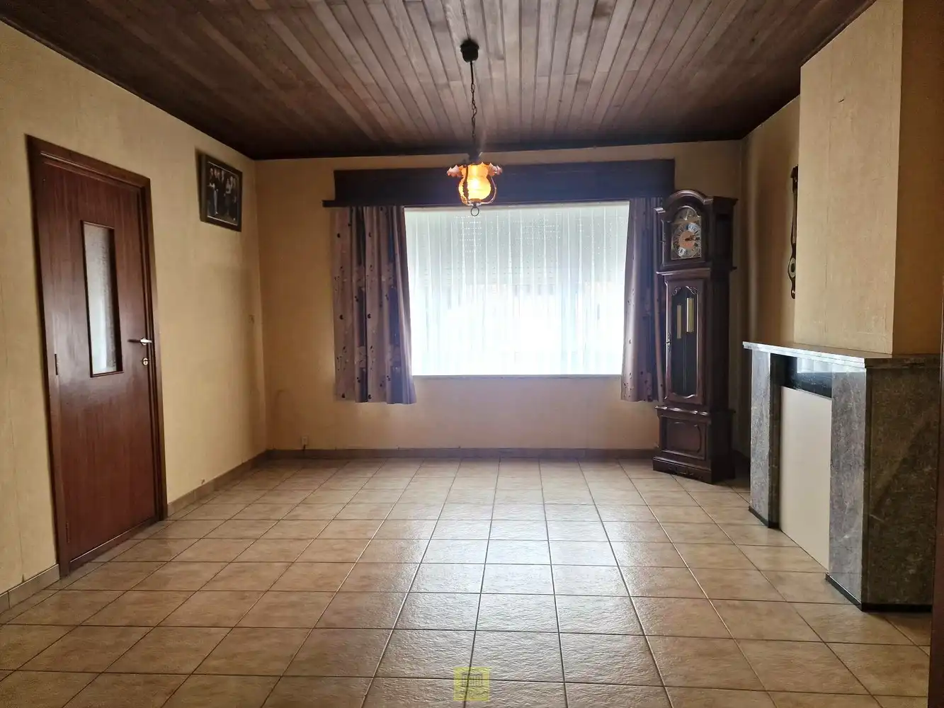 Rustig gelegen gezinswoning met 4 slaapkamers, garage en ruime zolder (= extra kamers) foto 5