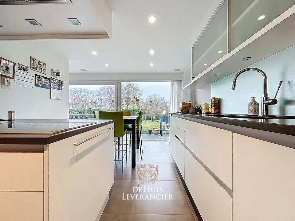 Elegante laagbouwvilla waar discrete rust, moderne uitstraling en standing versmelten in het 'Zoute' van Sint-Idesbald te koop foto 25