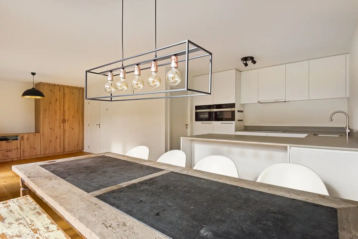 Instapklaar gelijkvloersappartement met 3 slaapkamers en een tuin in Wijnegem! foto 4