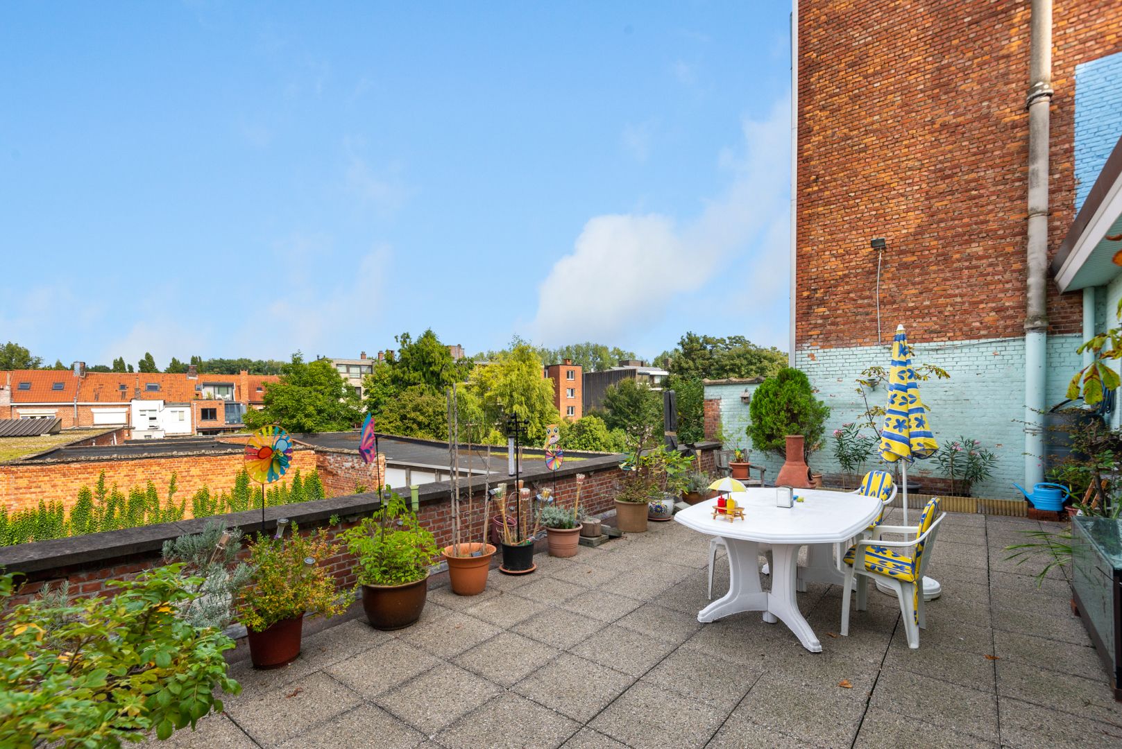 Supergroot appartement met 3 slaapkamers en zeer ruim zonnig terras. foto 18