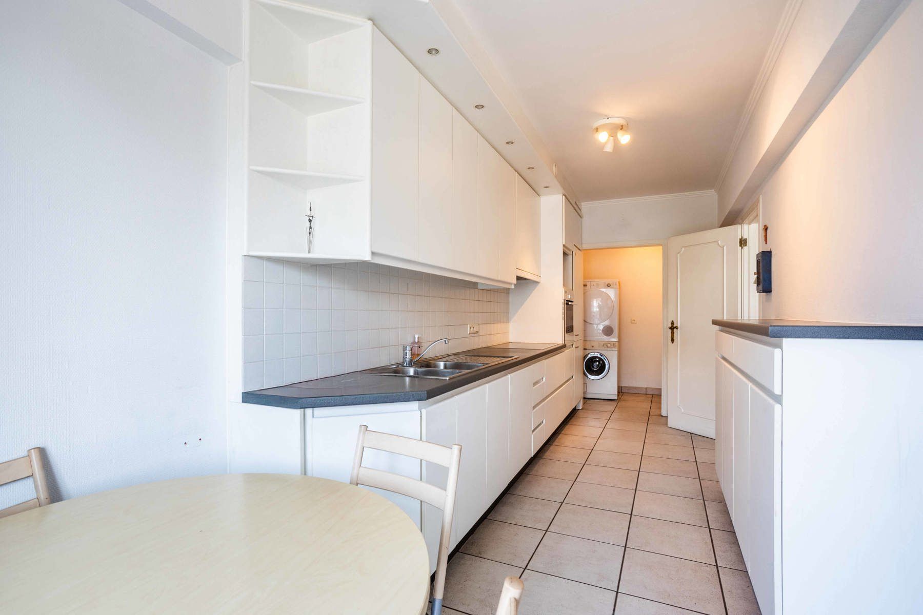 Appartement met staanplaats en garagebox in centrum Ninove foto 7