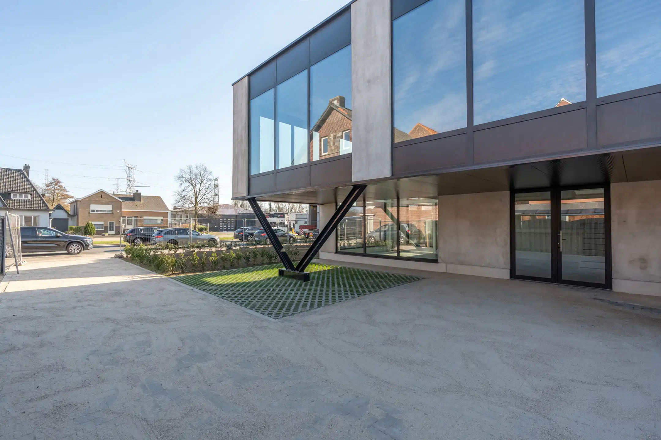 Nieuw handelspand van 245 m² met 5 pp op perceel van 605 m² foto 6