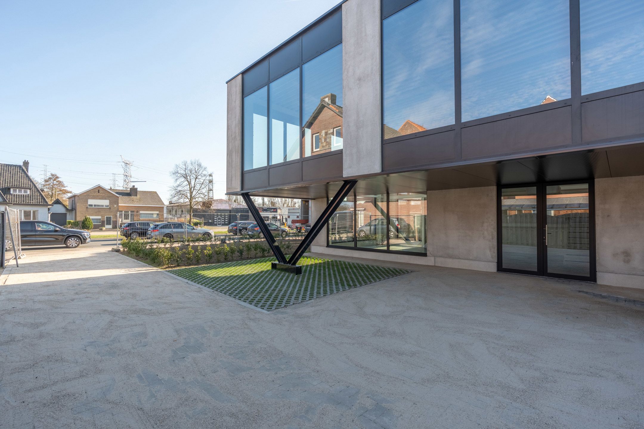 Nieuw handelspand van 245 m² met 5 pp op perceel van 605 m² foto 6