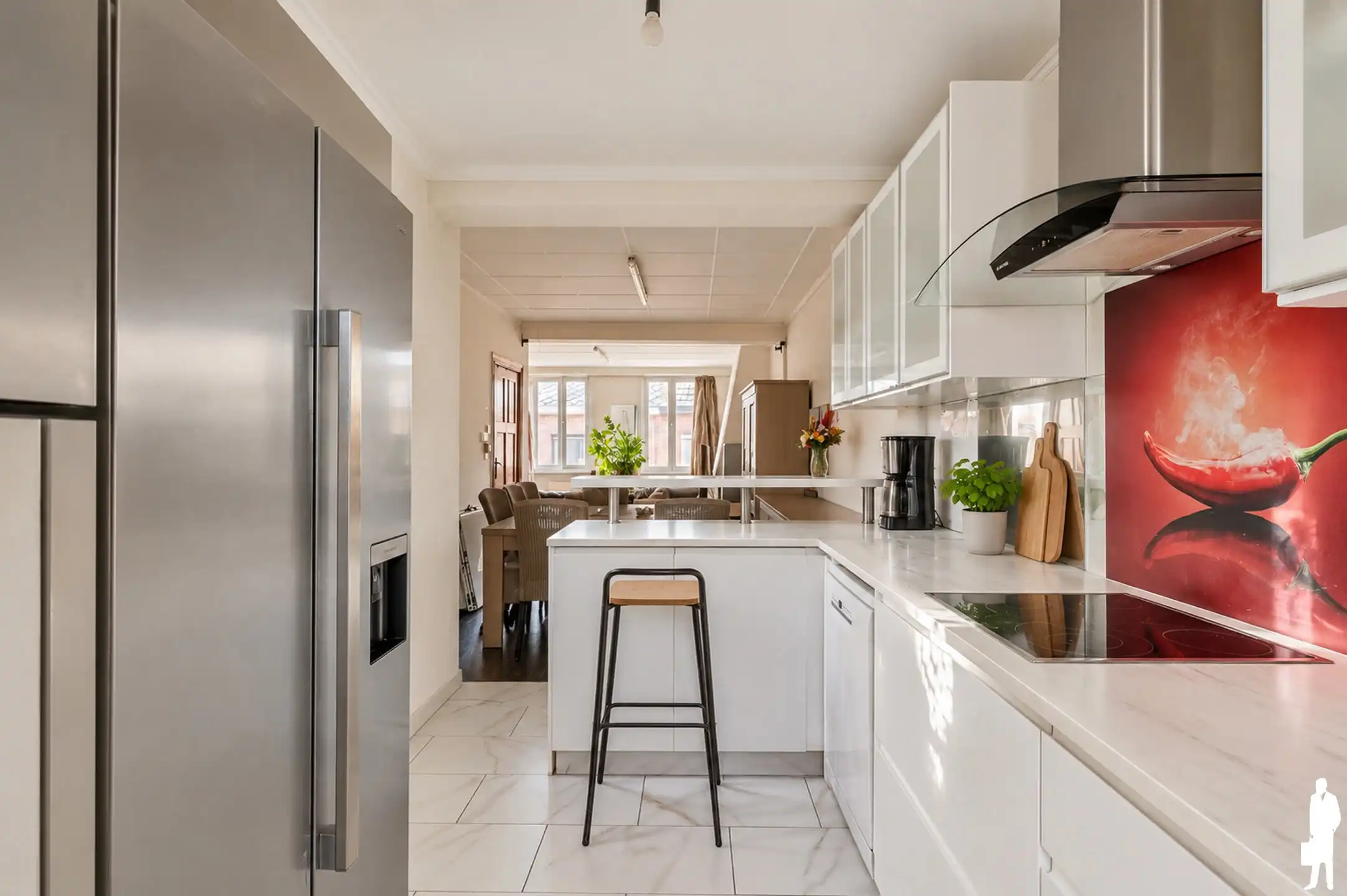 Ruime te renoveren woning, 3 SLK, inpandige garage foto 11