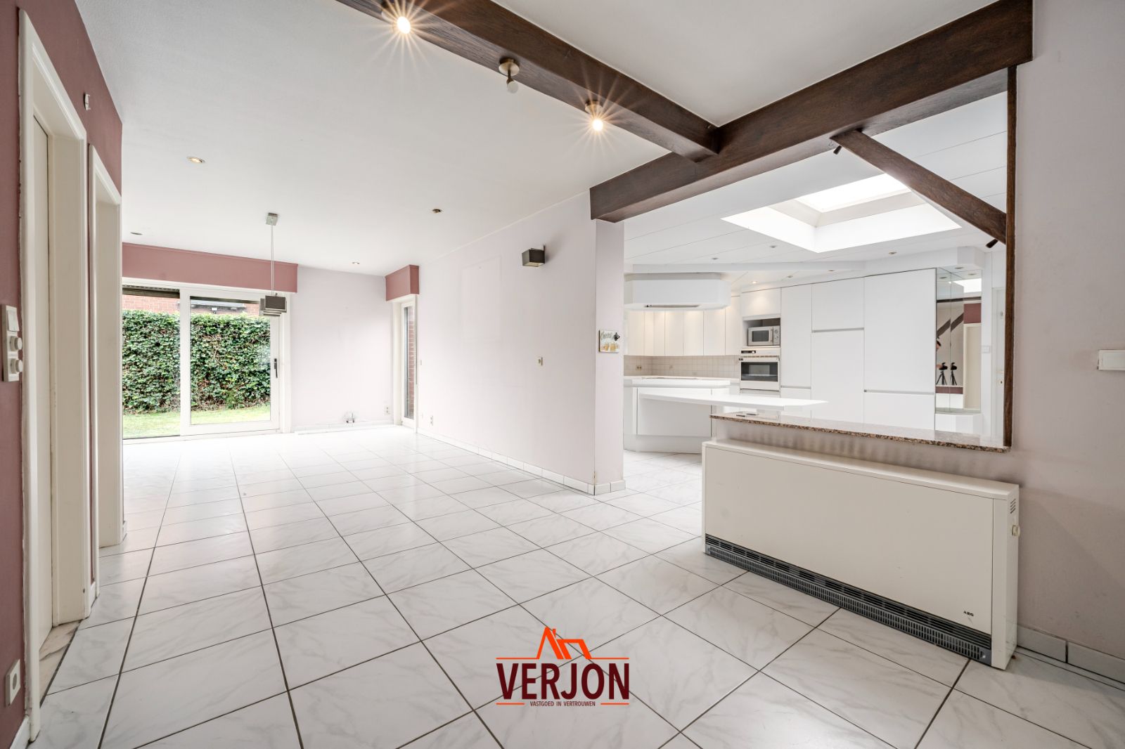 Kijkdag zaterdag 18/10 tussen 10.30 en 11.30 uur! Woning met tuin en garage in het centrum van Ardooie! foto 5