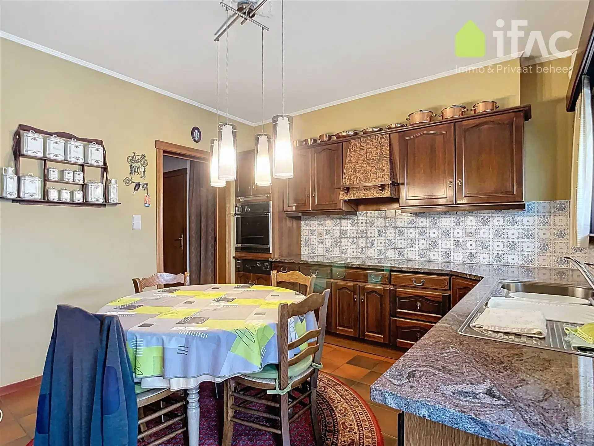 Fantastische woning met 4 slaapkamers en veranda foto 12