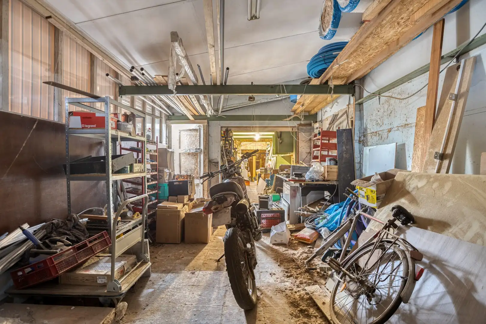 Af te werken woning met uitweg achteraan te Sint-Kruis. foto 18