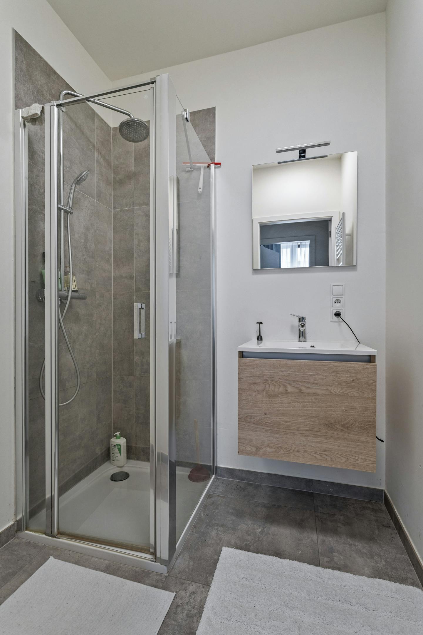 Appartement met 2 slaapkamers en terras te koop 't Eilandje foto 8