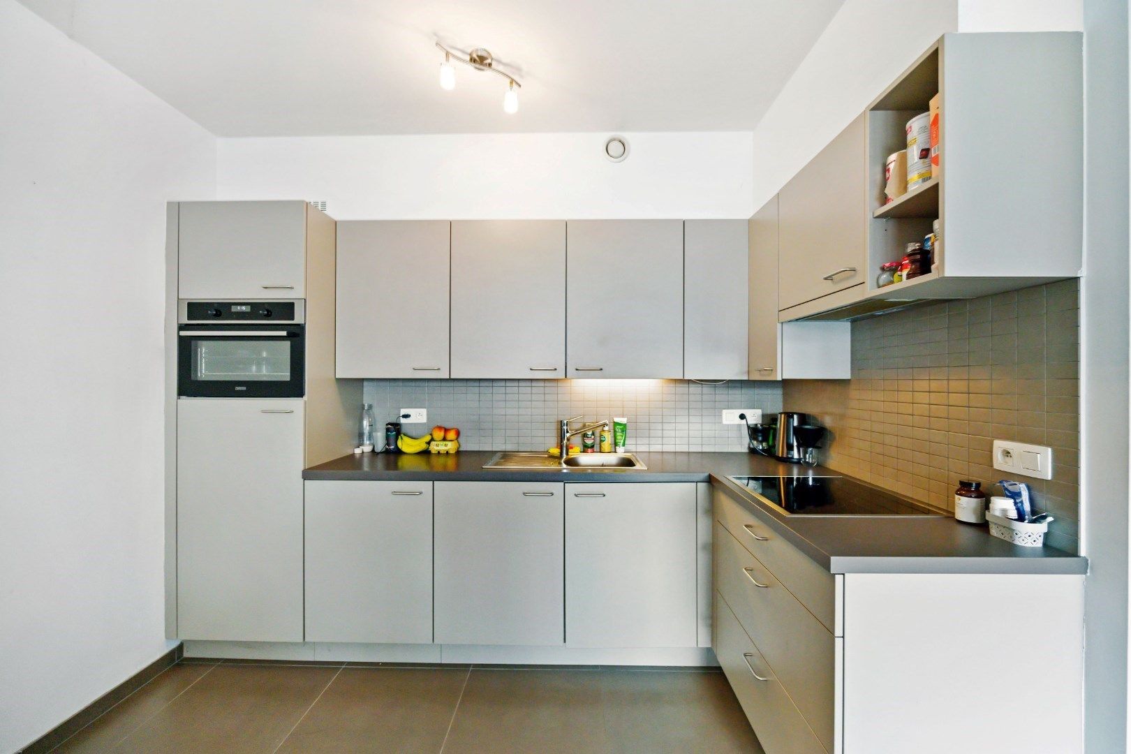 Gelijkvloers appartement met tuin nabij het centrum van Jabbeke foto 4