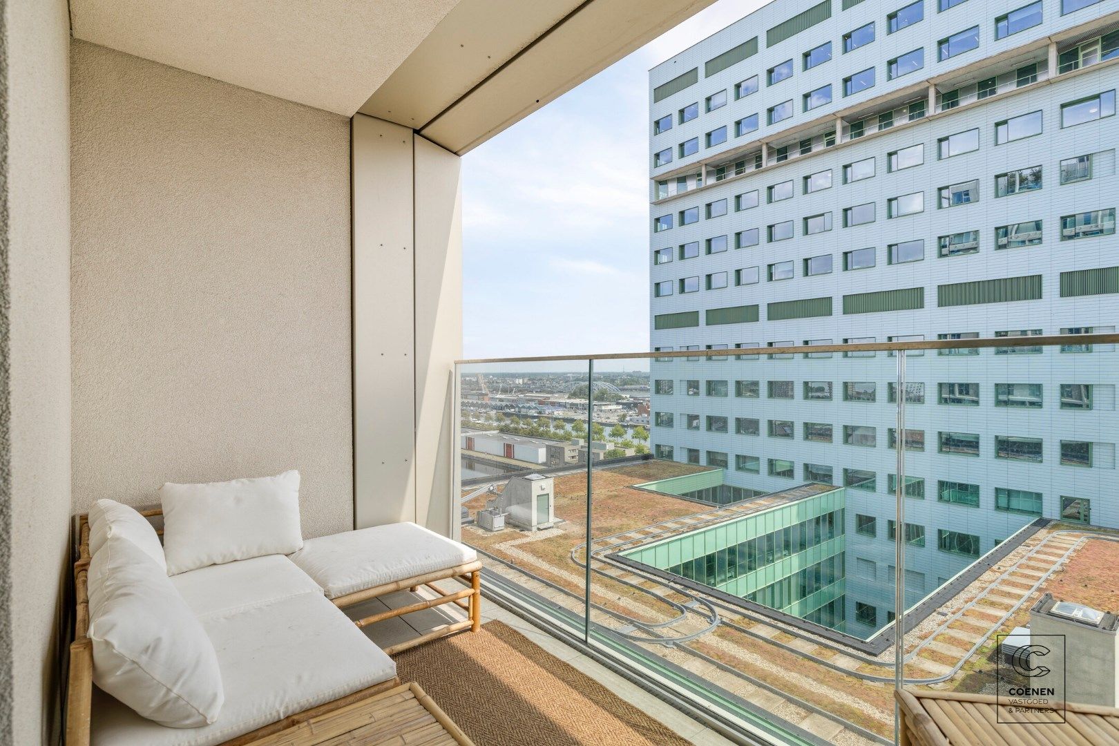 Design appartement van 83 m², twee slaapkamers en een ruim terras met een prachtig uitzicht over Antwerpen! foto 14
