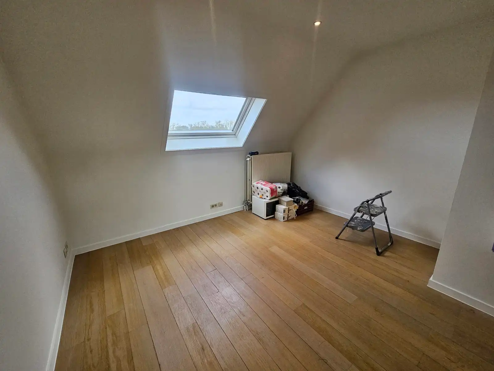 Lichtrijk duplex appartement met 2 slaapkamers en dubbele garage! foto 13