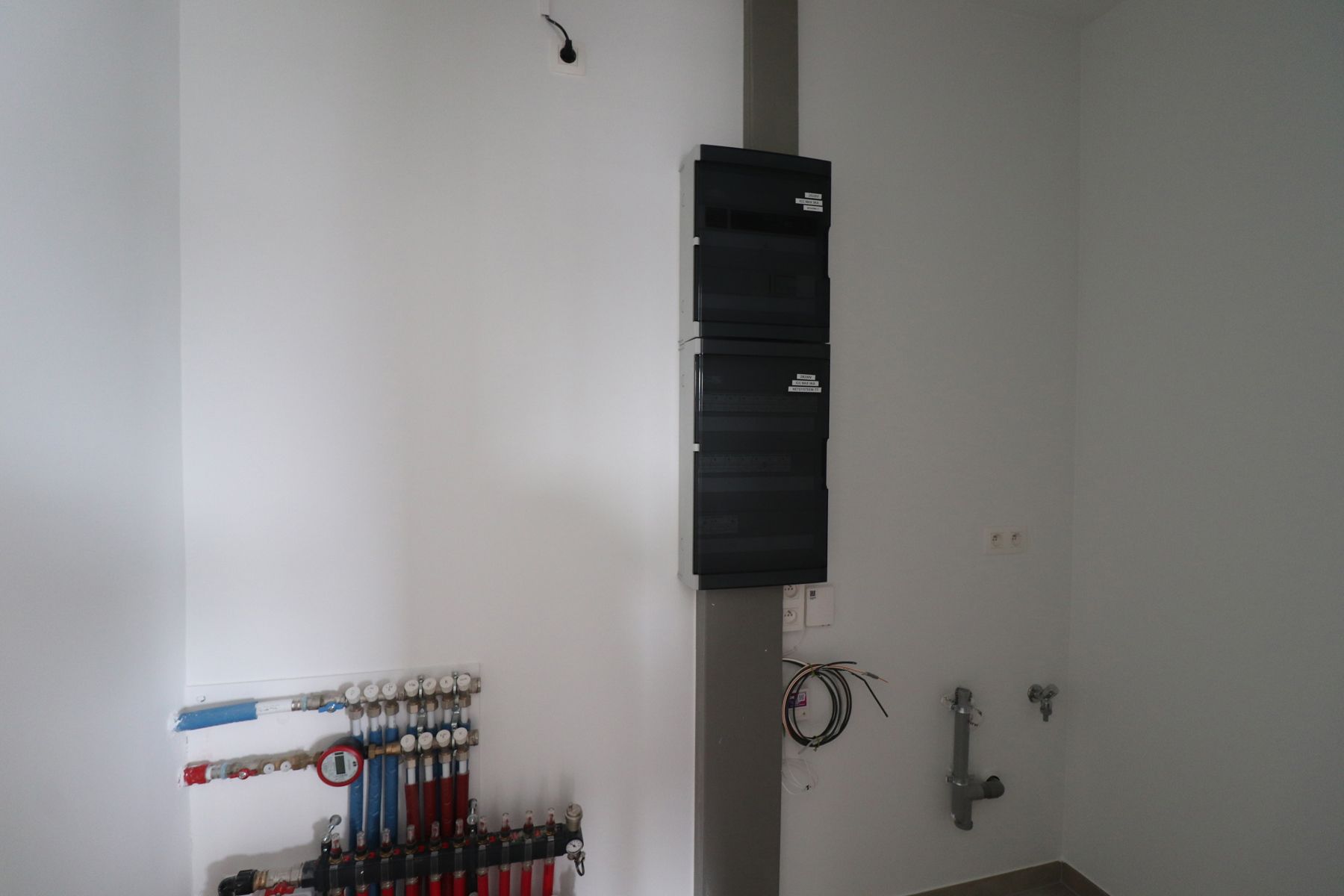 Prachtig nieuwbouwappartement op de bovenste verdieping met 2 terrassen, autostaanplaats en berging. foto 6