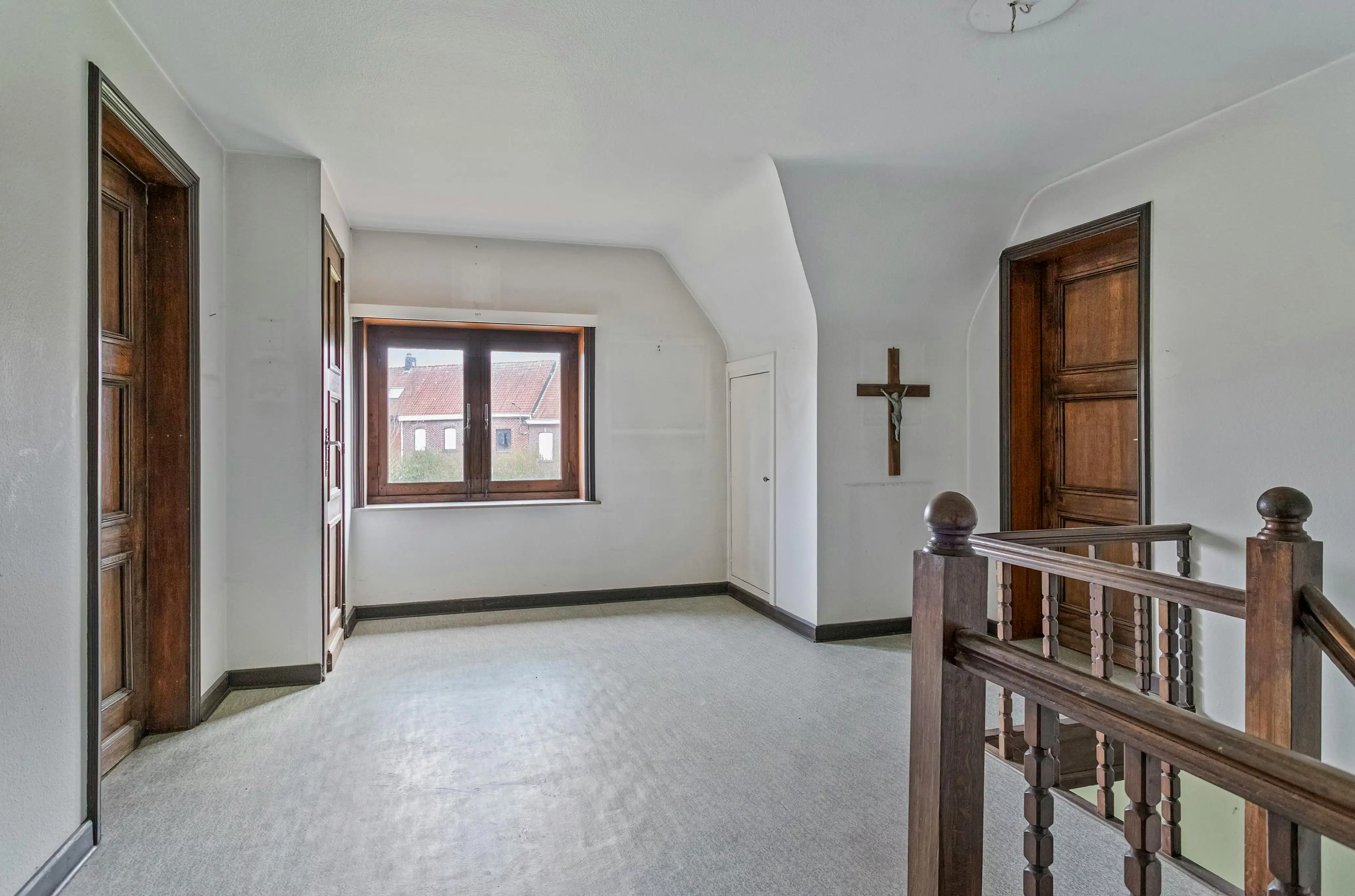 Te renoveren villa met 4 kamers te koop in centrum Deerlijk foto 8