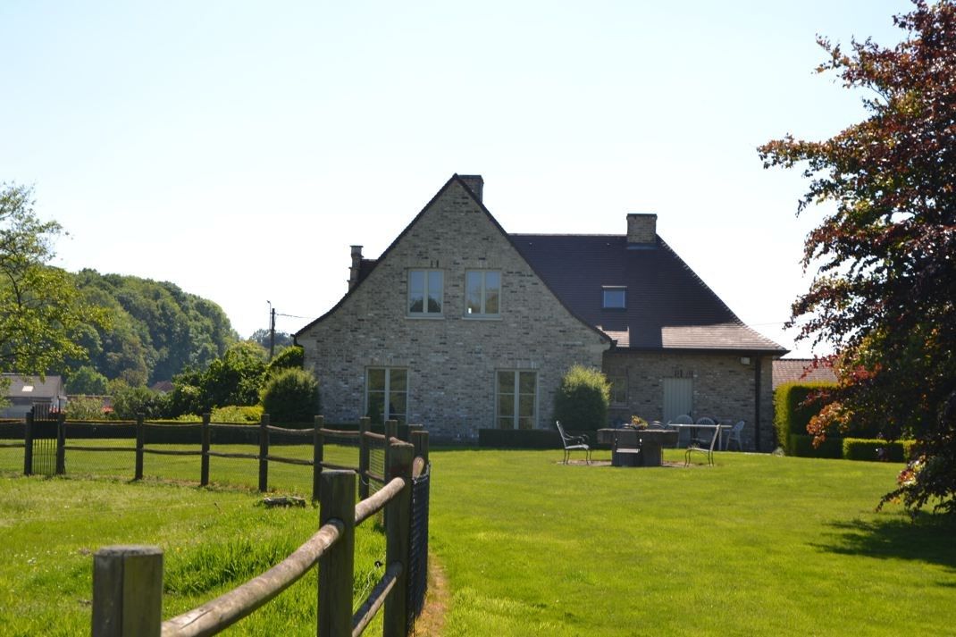 Landelijke villa met 2 slaapkamers op 5.000 m2! foto 2