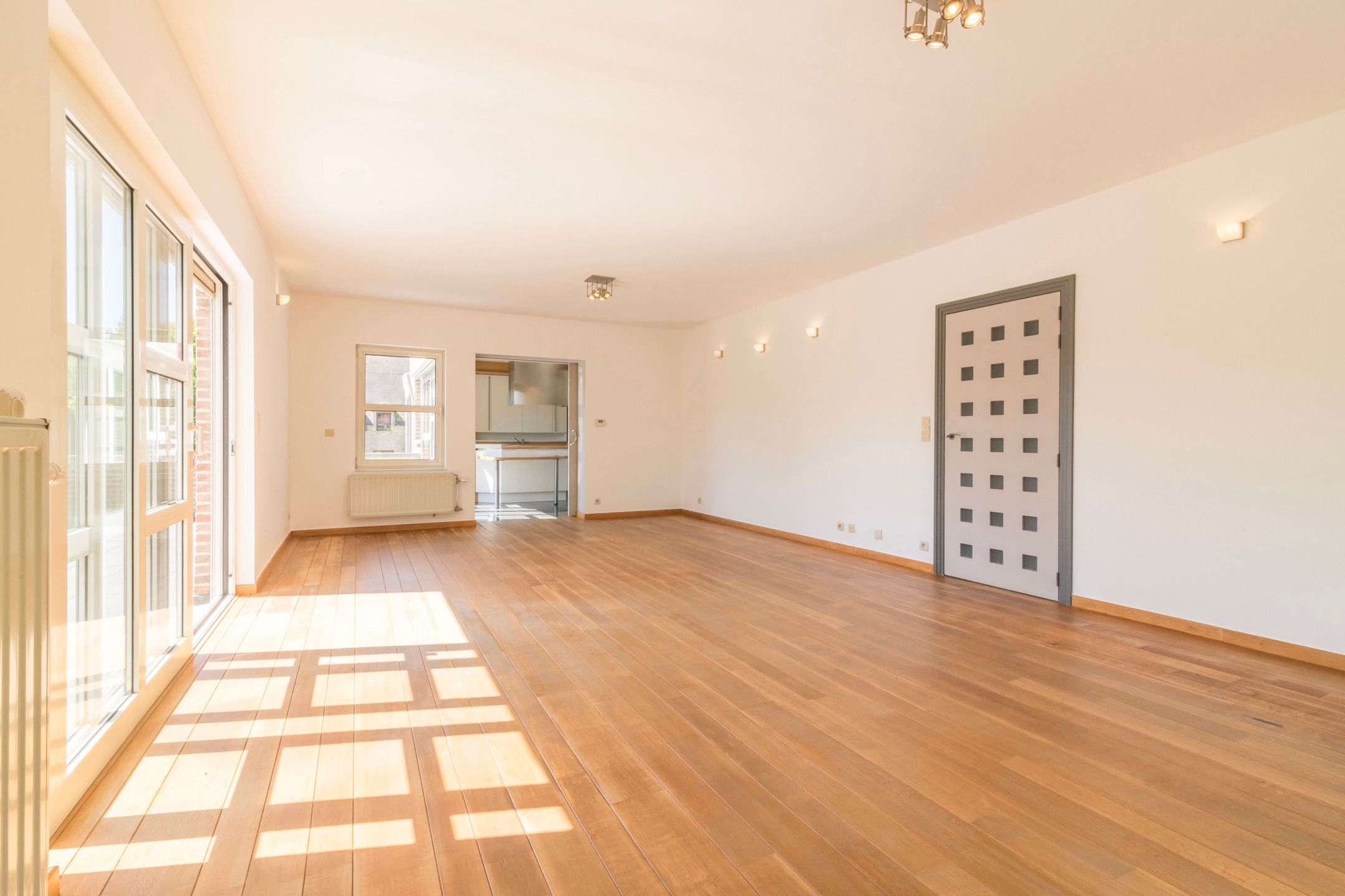 Kantoor- of praktijkruimte met woning op toplocatie foto 6