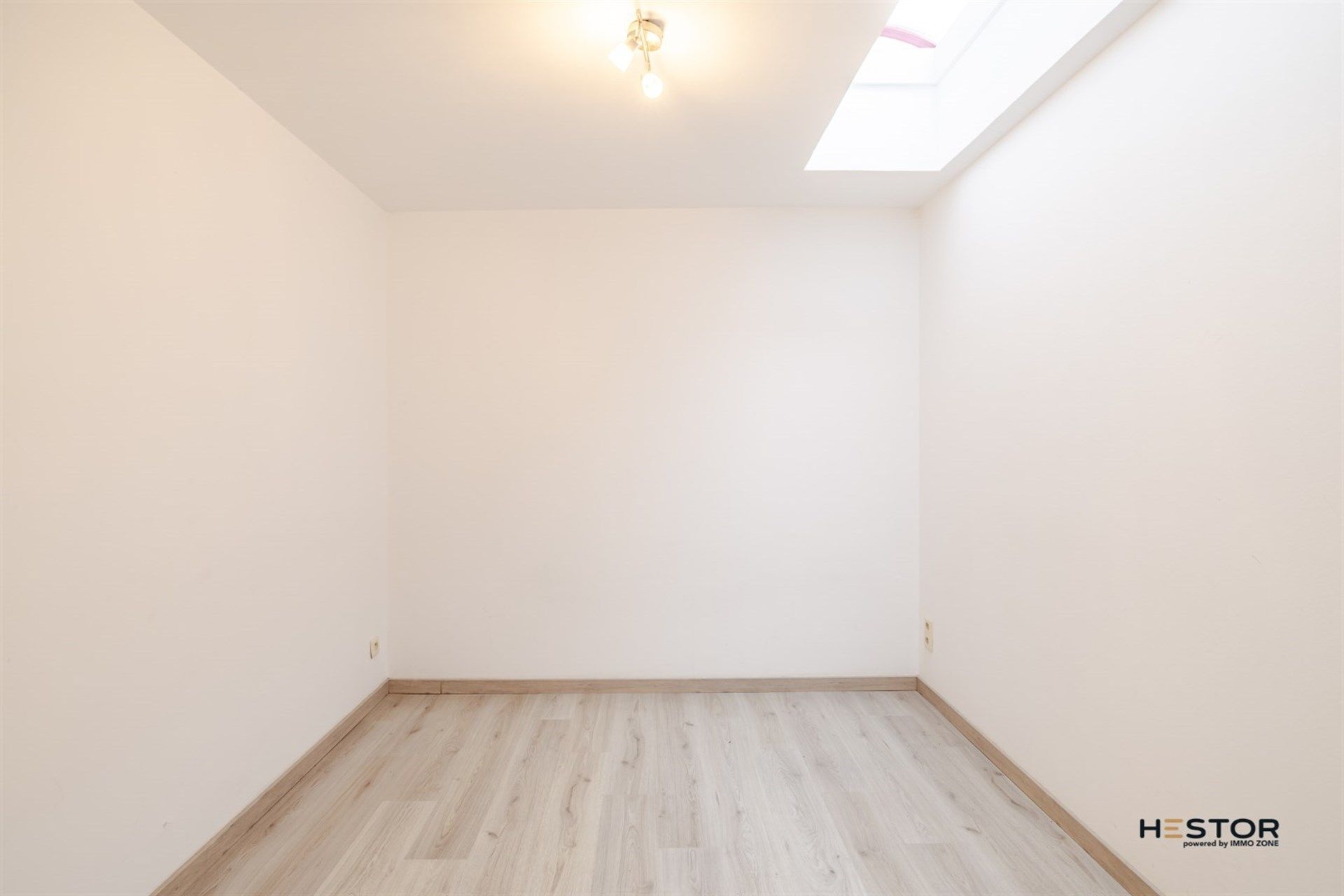 Instapklaar appartement dichtij het centrum van Temse  foto 4