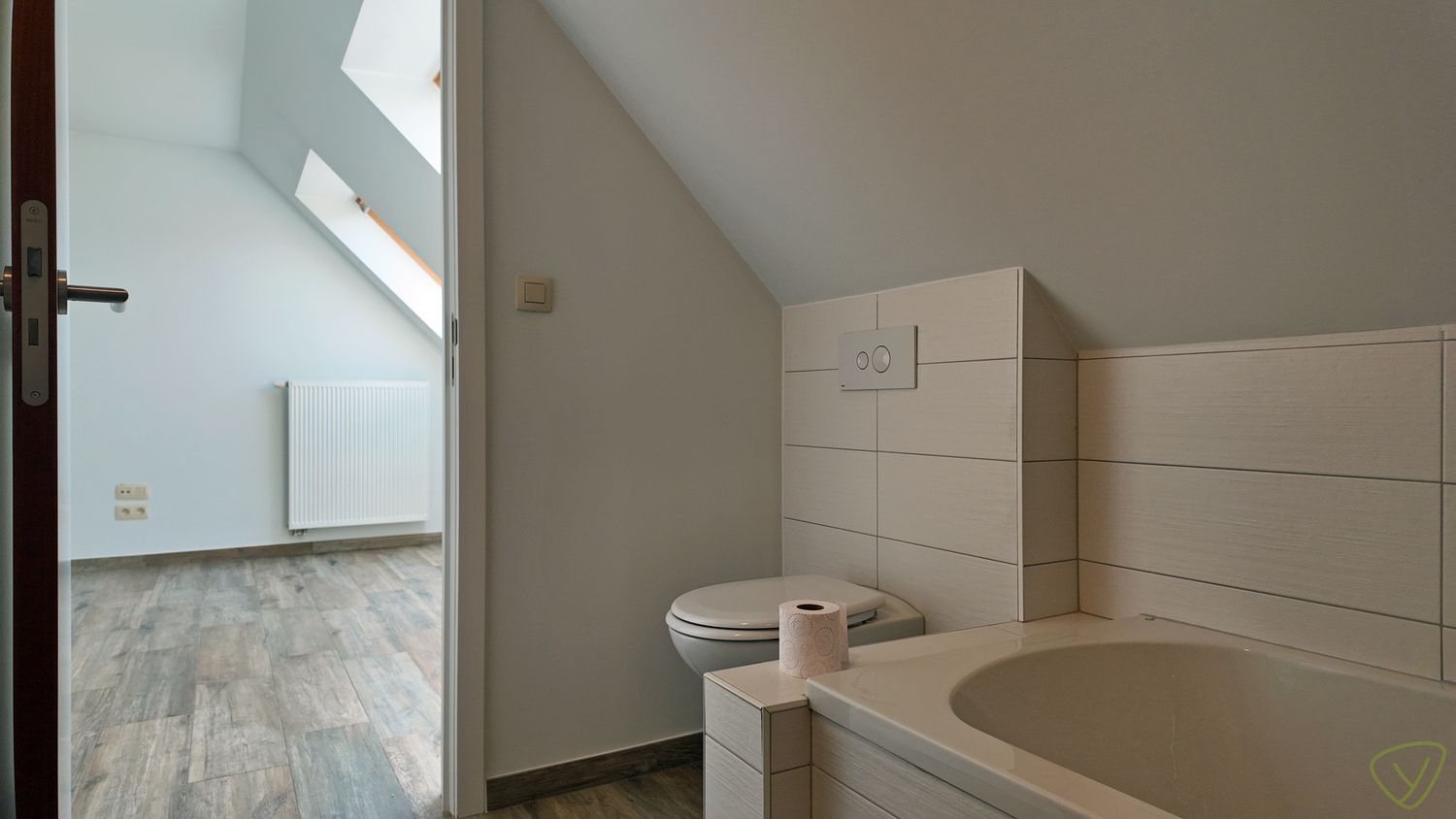 Instapklaar duplex-appartement met terras in het hart van Waarschoot! foto 21