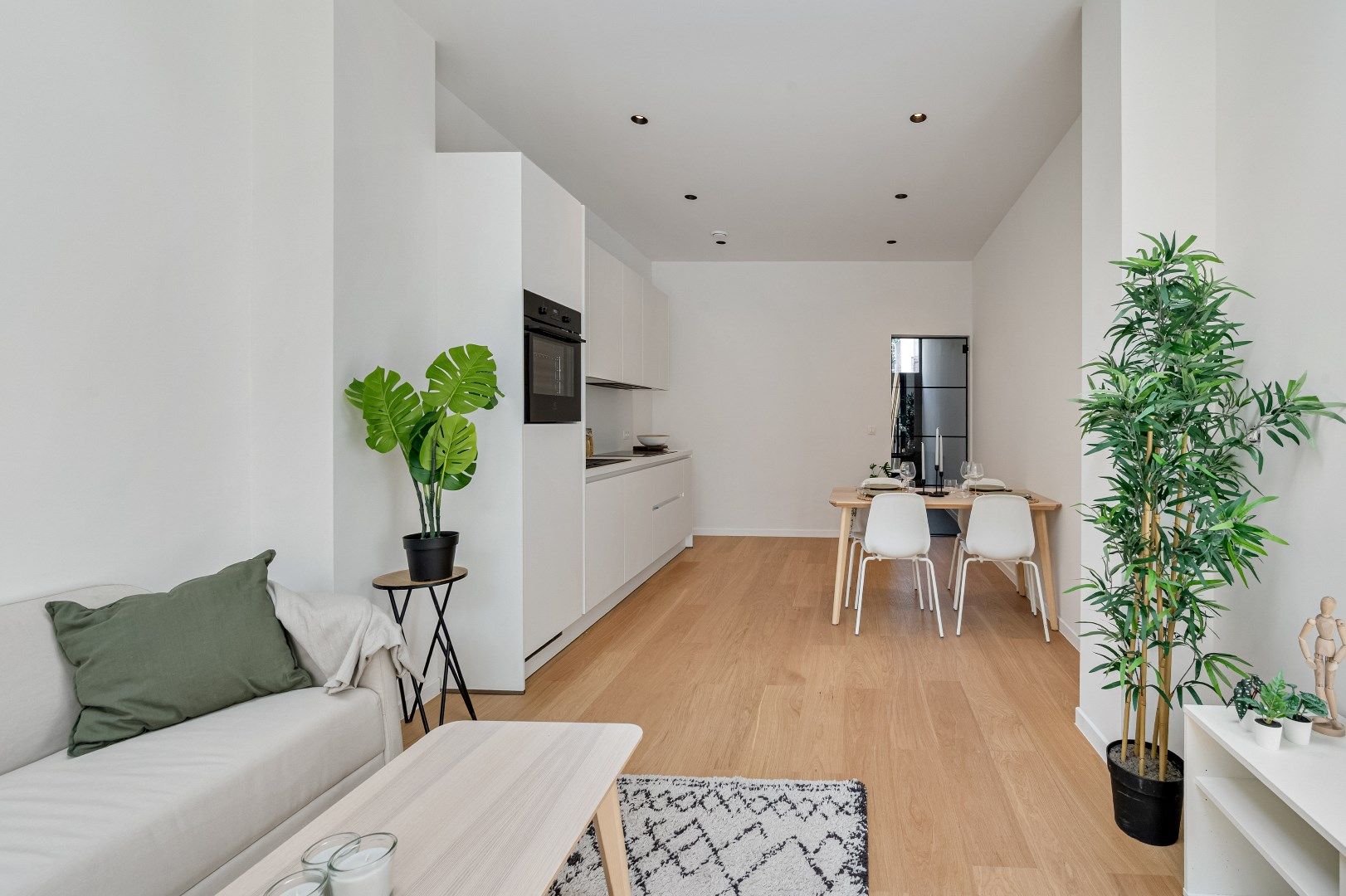 Instapklare woning – volledig gerenoveerd in 2025 foto 2