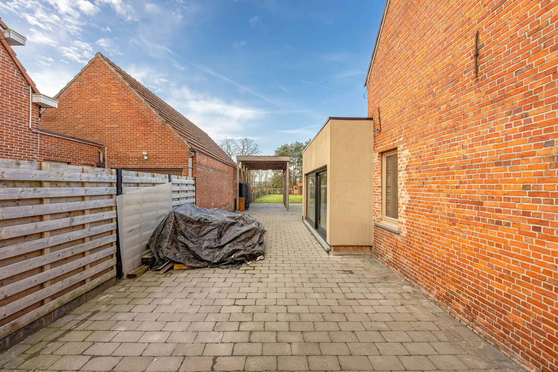 Recent gerenoveerde woning op een ruim perceel van 996 m². foto 42