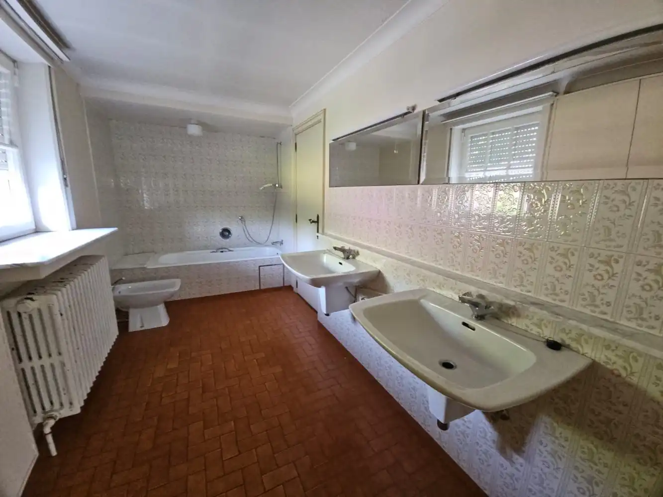 Charmante, te renoveren villa op gunstige locatie foto 25