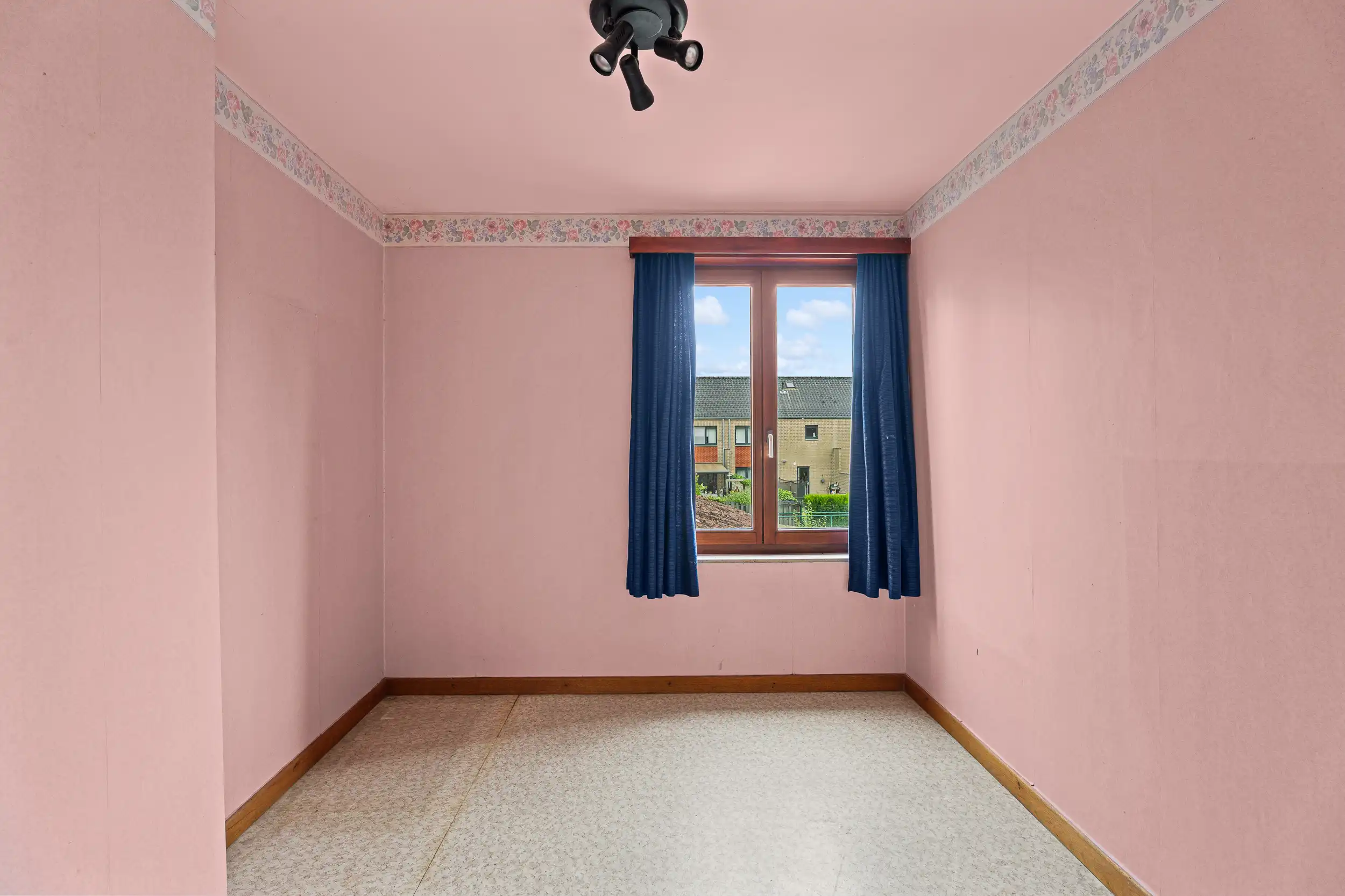 Gezinswoning met 3 slaapkamers en potentieel! foto 8