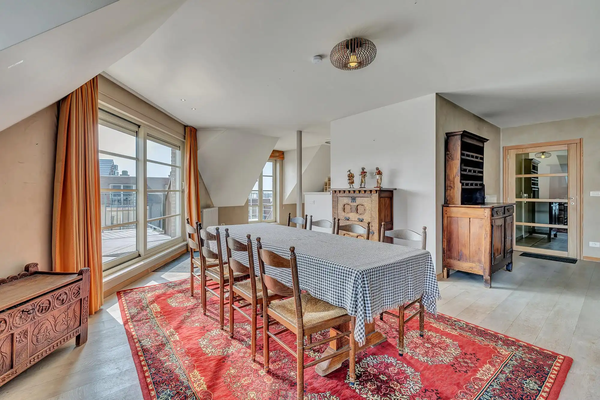 Luxe penthouse met 2 slpks & 5 terrassen centrum Zottegem foto 4