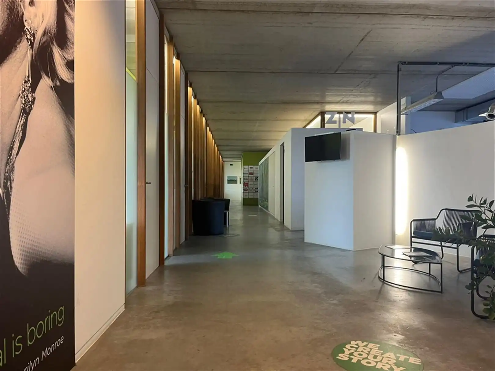 Kantoorgebouw foto 6