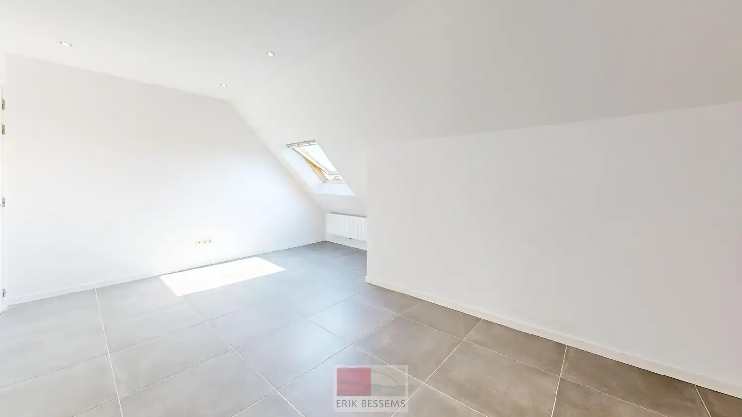 Ruim duplex appartement (gelegen op 1ste en 2de verdieping) van circa 81 m² te huur met 2 slaapkamers. foto 9