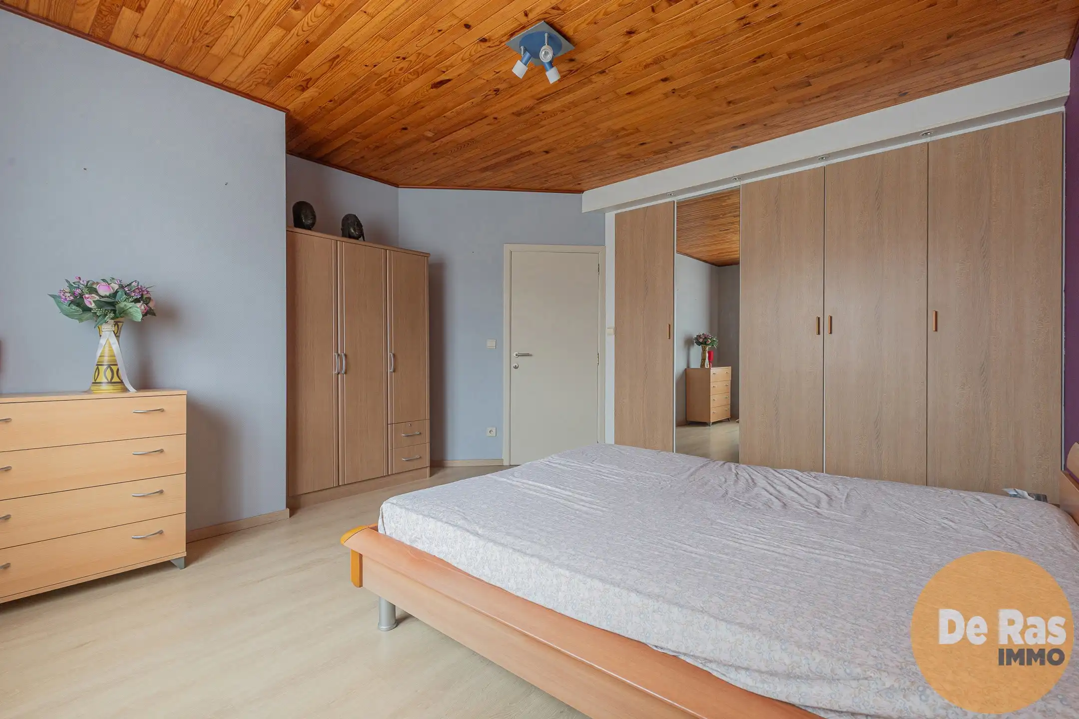 EREMBODEGEM - Gezinswoning met 3 slpk, garage en ruime tuin! foto 11