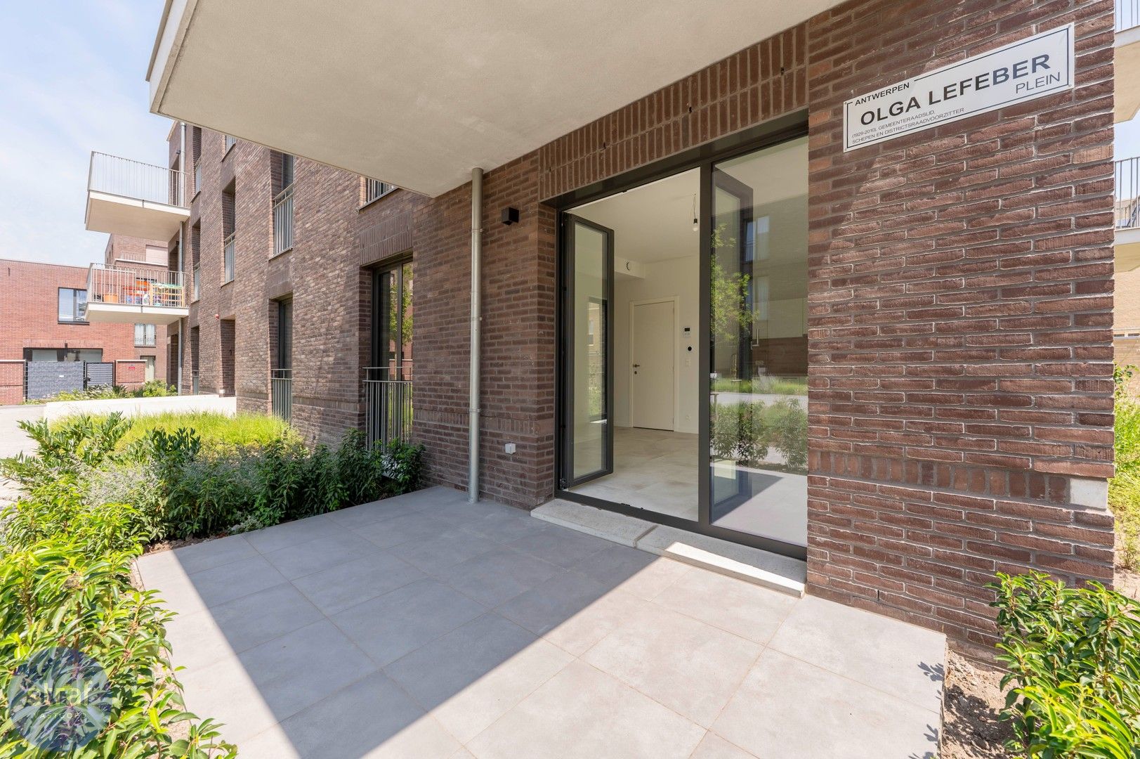 Gloednieuw tweeslaapkamerappartement met alleen maar groene vinkjes! foto 5