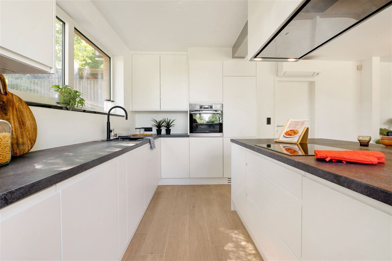 Instapklare, recent gerenoveerde villa te Zwalm! foto 16