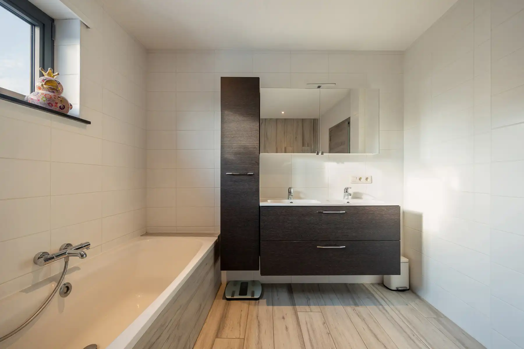 Veelzijdige handelszaak met woonst en topzichtbaarheid foto 32