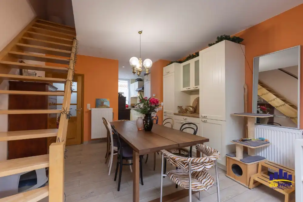 Ruime woning met 3 slaapkamers en gezellige koer in Ledeberg. foto 7
