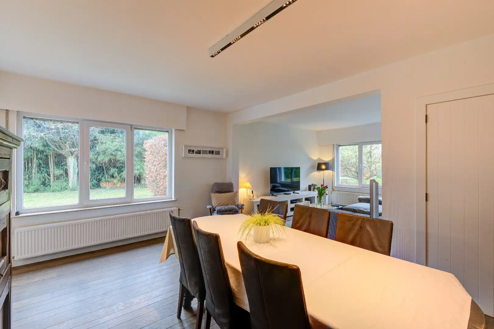 Half open woning in Schilde met zonnige tuin op het zuidwesten, terras en 4 slaapkamers, 1 badkamer en 4 parkeerplaatsen foto 11