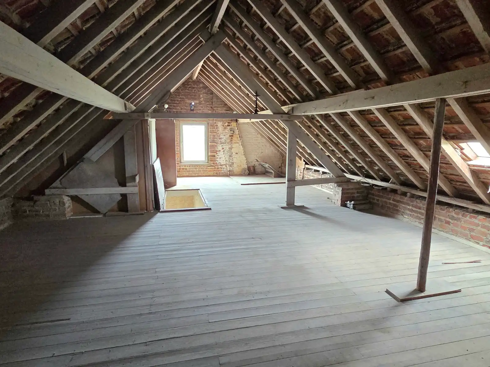 WSB-Immo biedt u deze prachtige te renoveren woning! foto 11