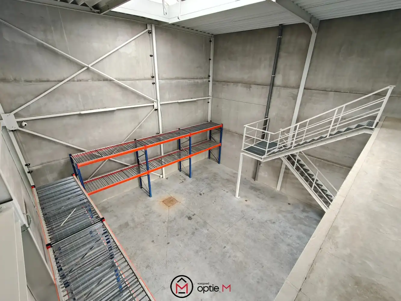 Centraal gelegen KMO-unit met mezzanine in Bilzen foto 5