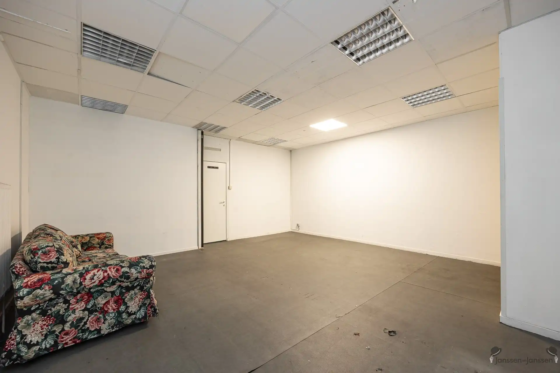 Polyvalente handelsruimte met veel mogelijkheden op toplocatie! foto 10