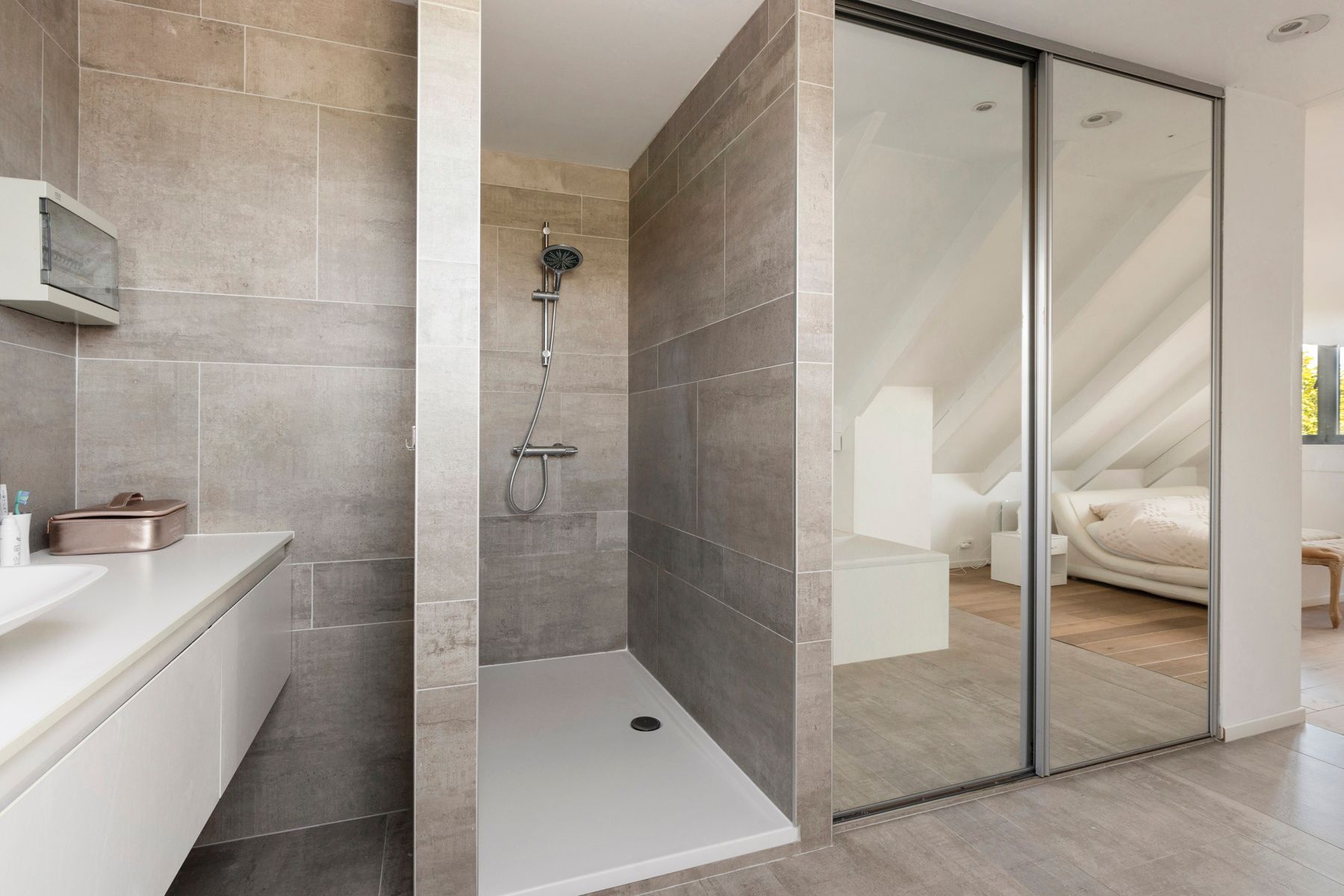 Stijlvolle villa op toplocatie in het groen foto 24