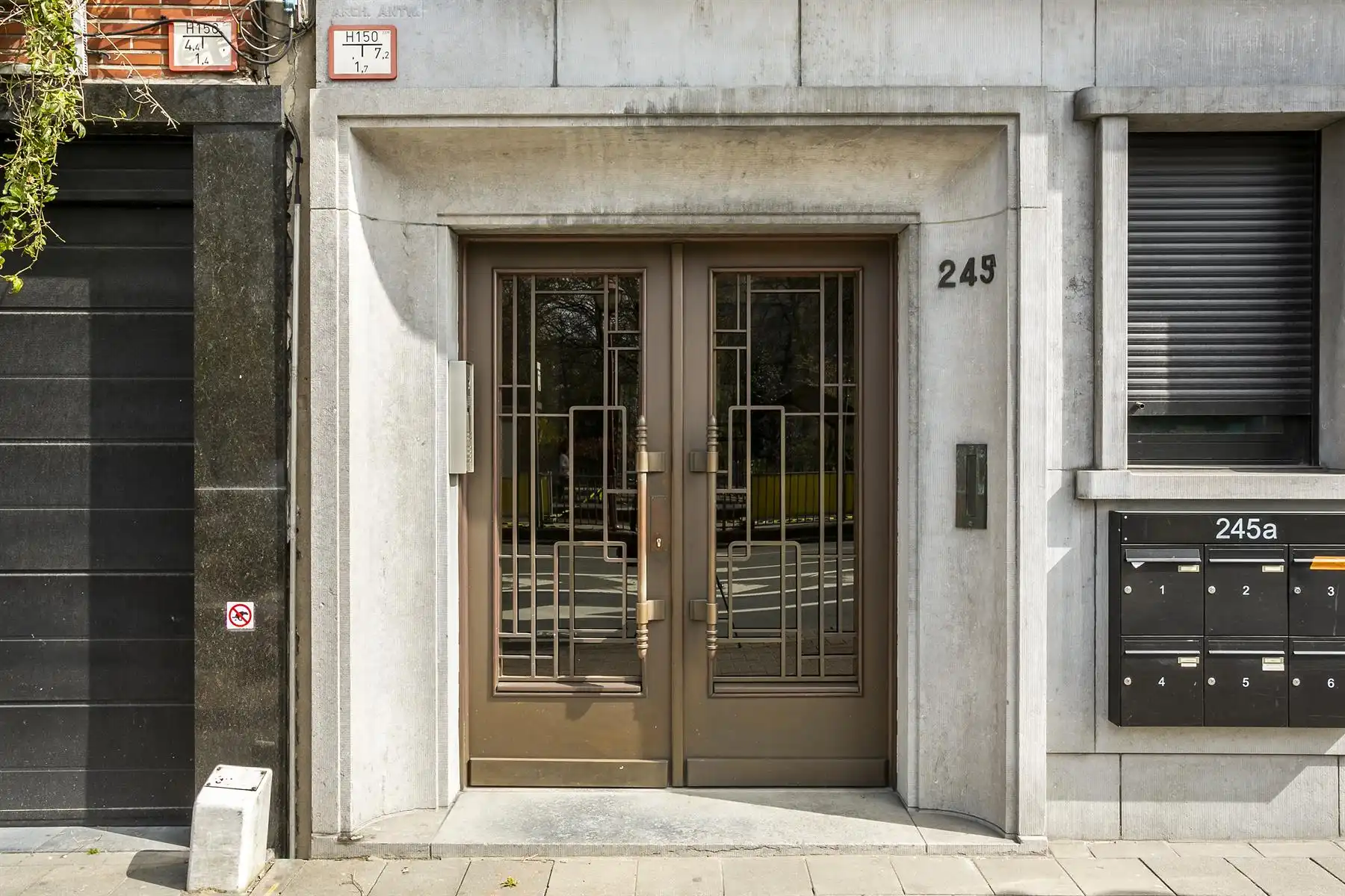 Luxueus afgewerkt appartement op zeer centrale ligging. foto 2
