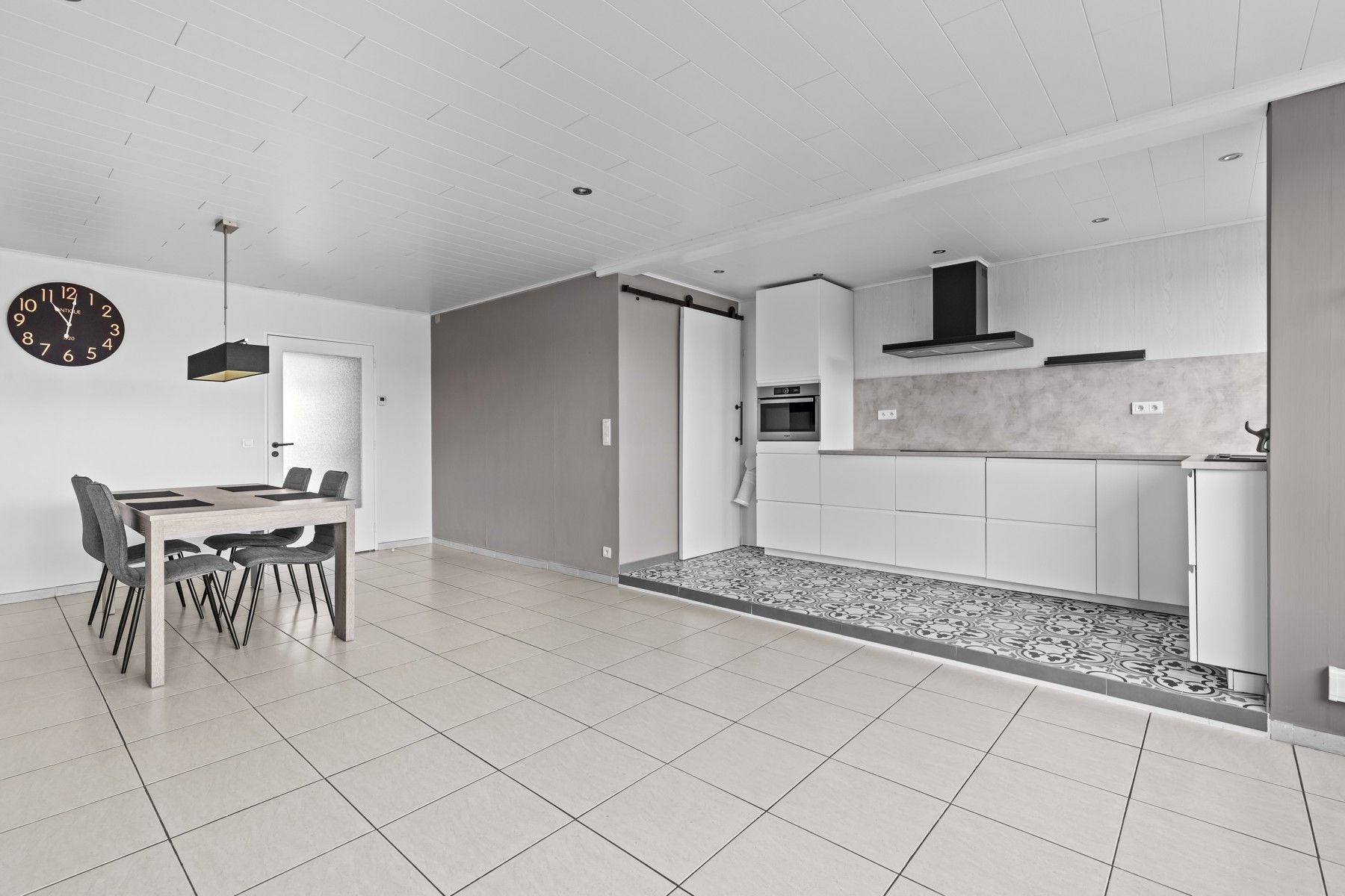 Instapklaar appartement met garage en terras in Deinze. foto 4