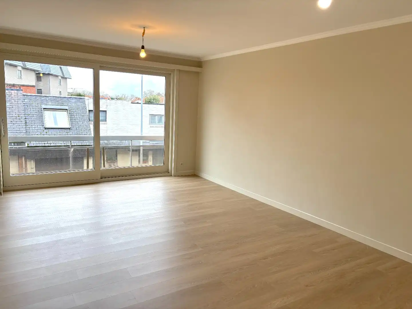 Gerenoveerd 2-slaapkamerappartement in het centrum! foto 3