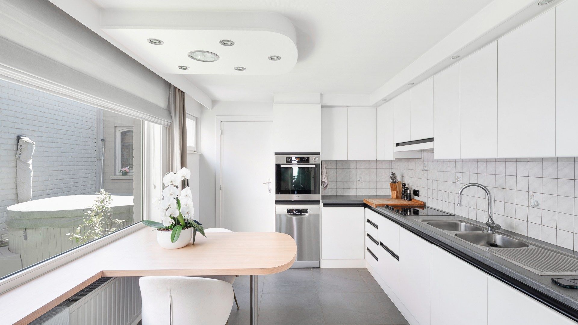 Stadswoning met DUBBELE GARAGE te Knokke foto 9